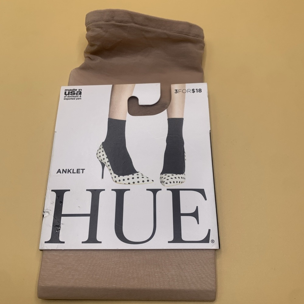 1 pair New HUE Ladies Soft Sheer Natural  Anklet Socks Trouser Anklets Socks USA